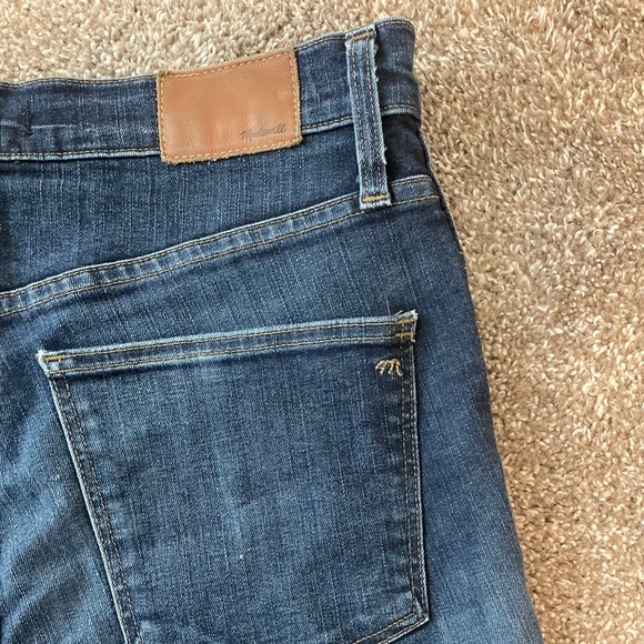 Madewell 10” high-rise skinny cut off jean shorts - Picture 3 of 8